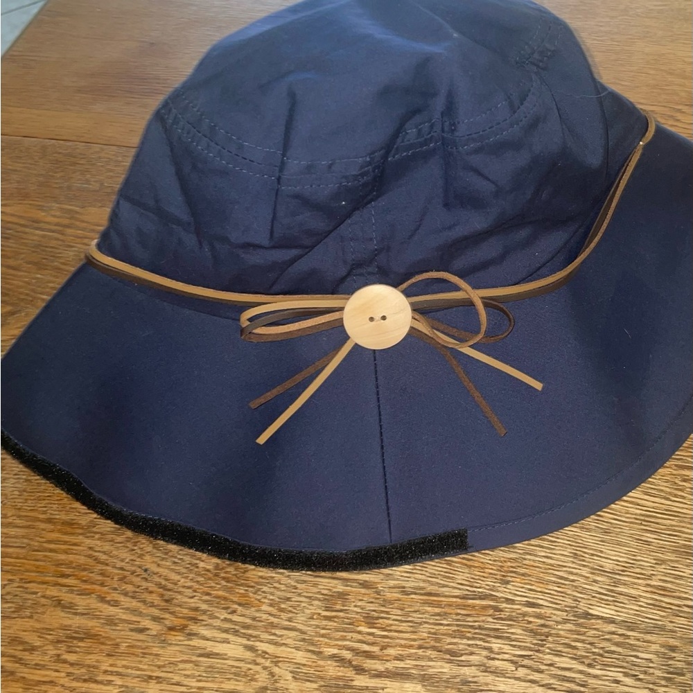 Siggi Cotton Brim Sun Hat Navy Blue Adjustable in new like condition